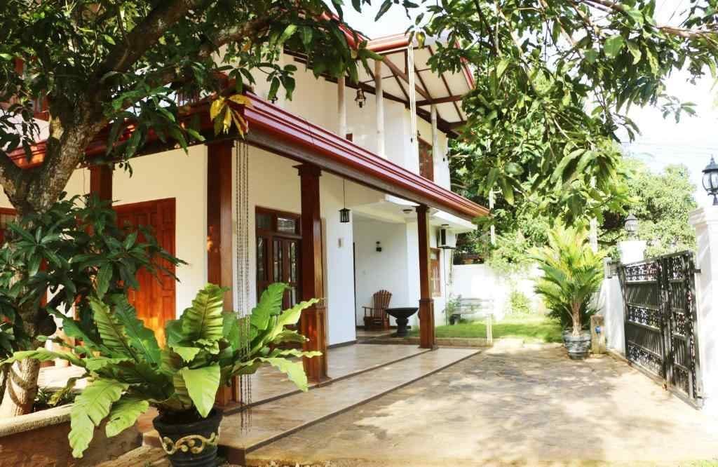 Hotel T & T